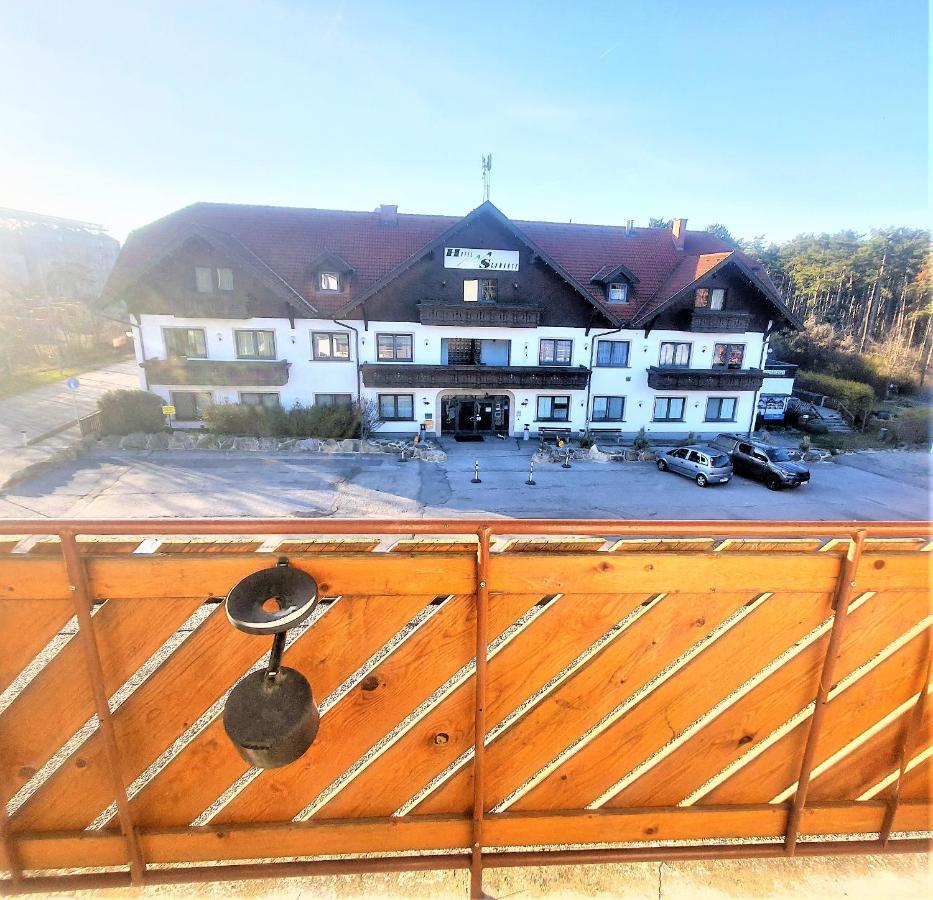 Pension Schwartzwirt Neusiedl am Steinfelde Dış mekan fotoğraf