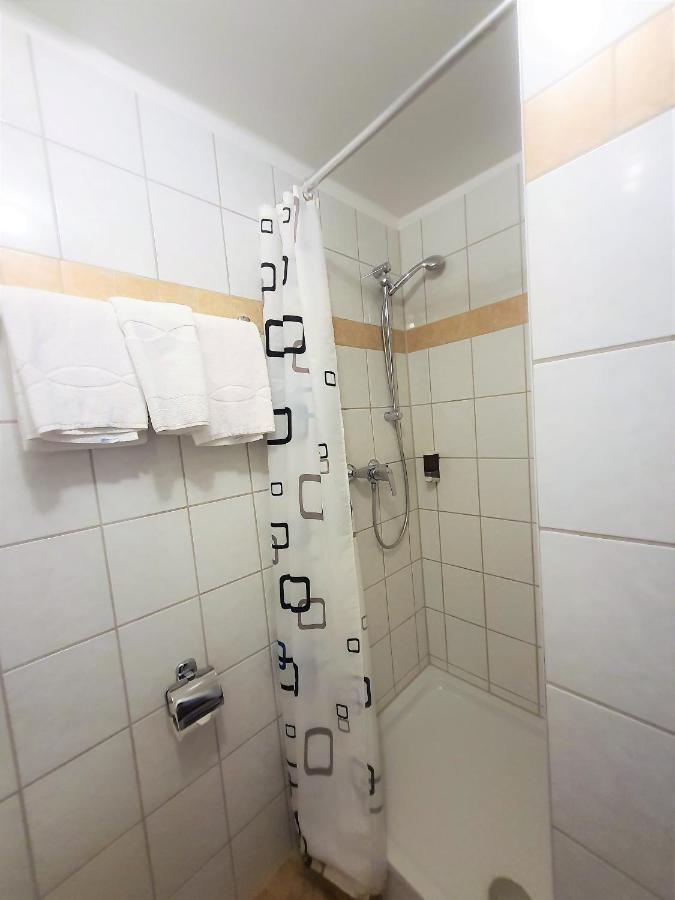Pension Schwartzwirt Neusiedl am Steinfelde Dış mekan fotoğraf